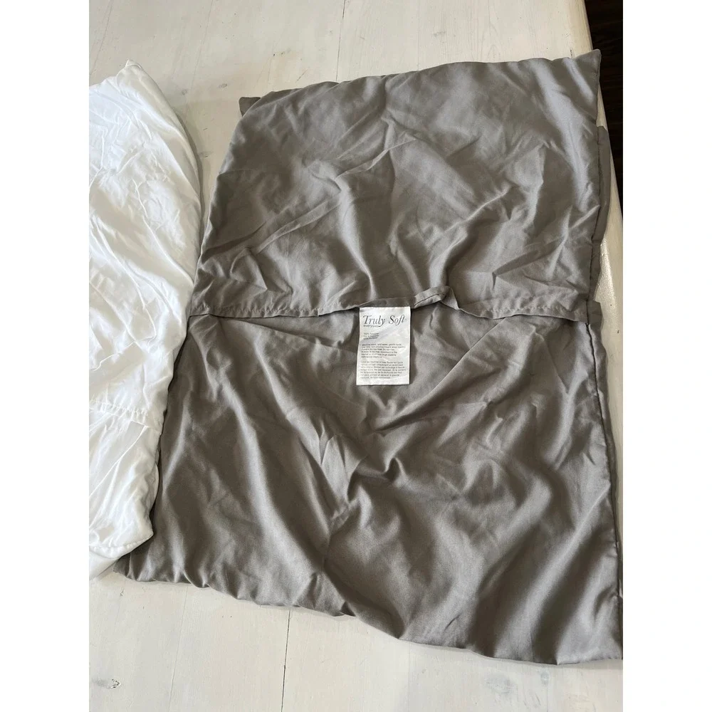 N/A two pillow
